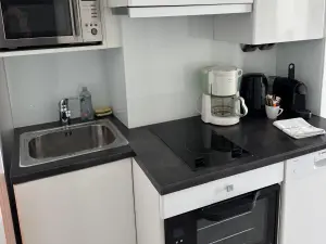 1-Bedroom Sea View Apartment on La Croisette | Cannes Congress Accommodation