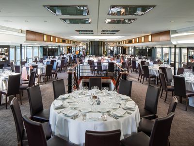 Plus Grand Bateau Événementiel sur la Seine | Lieu Unique Paris