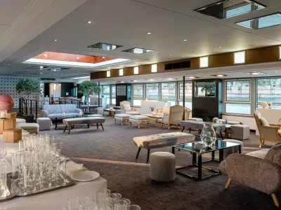 Plus Grand Bateau Événementiel sur la Seine | Lieu Unique Paris