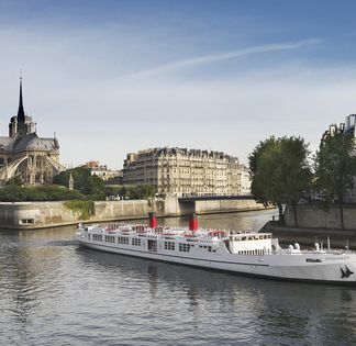 Plus Grand Bateau Événementiel sur la Seine | Lieu Unique Paris