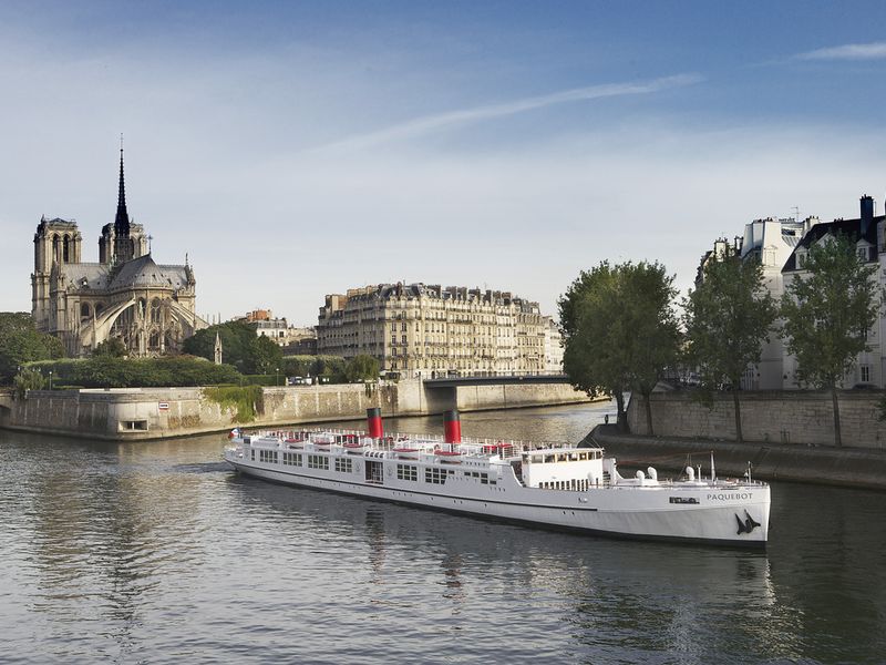 Plus Grand Bateau Événementiel sur la Seine | Lieu Unique Paris