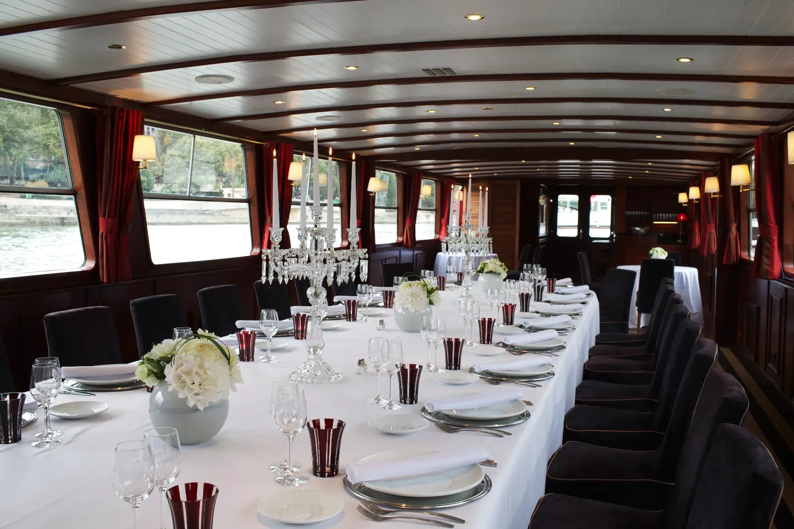 Elegant Private Boat Venue for Events in Paris