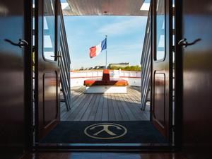 Elegant Private Boat Venue for Events in Paris