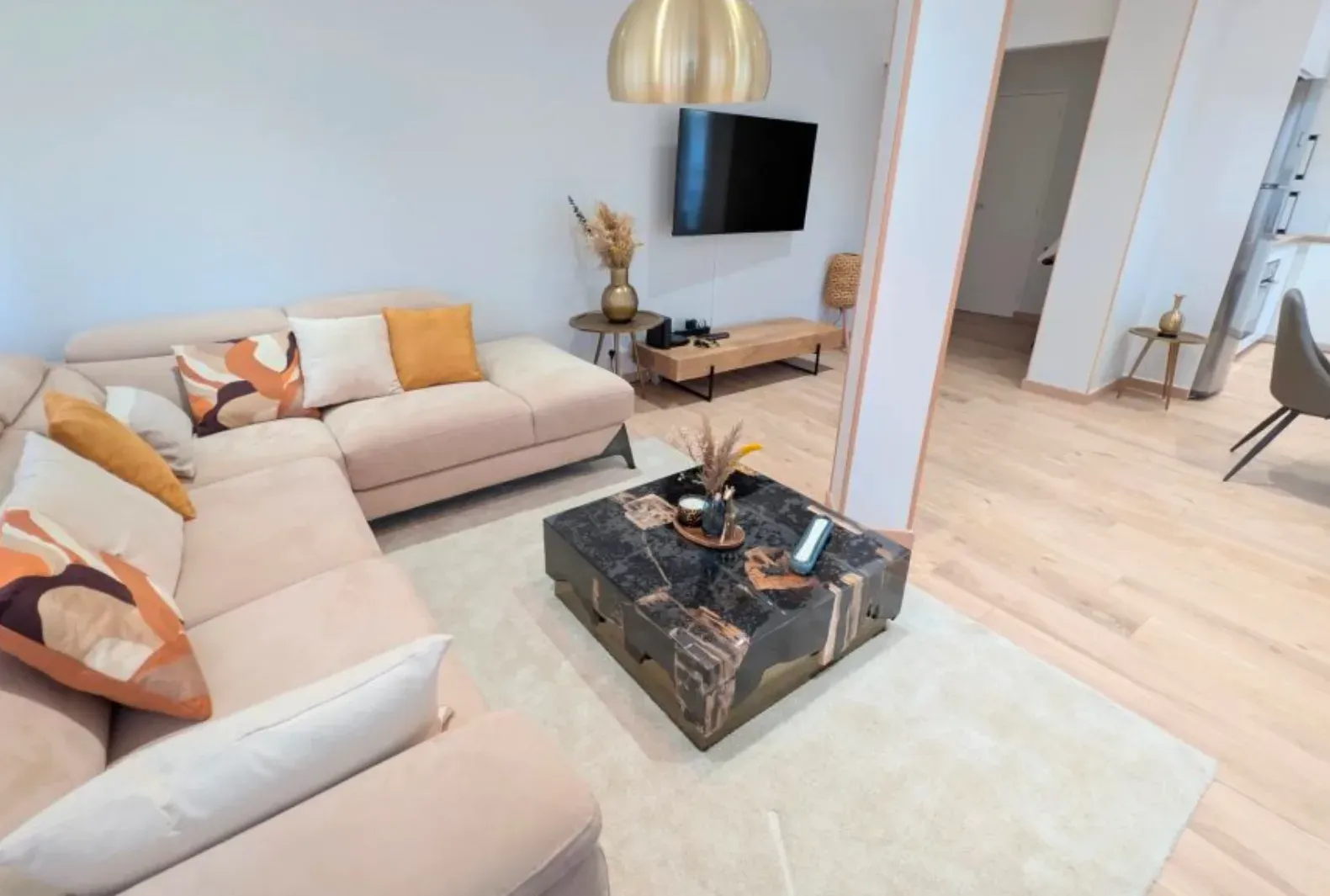 Modern 2-Bedroom Apartment with Terrace in Cannes