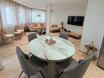 Appartement Moderne 2 Chambres avec Terrasse à Cannes