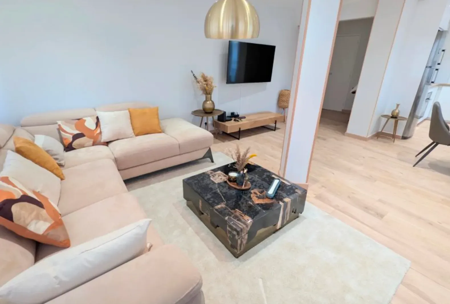 Modern 2-Bedroom Apartment with Terrace in Cannes