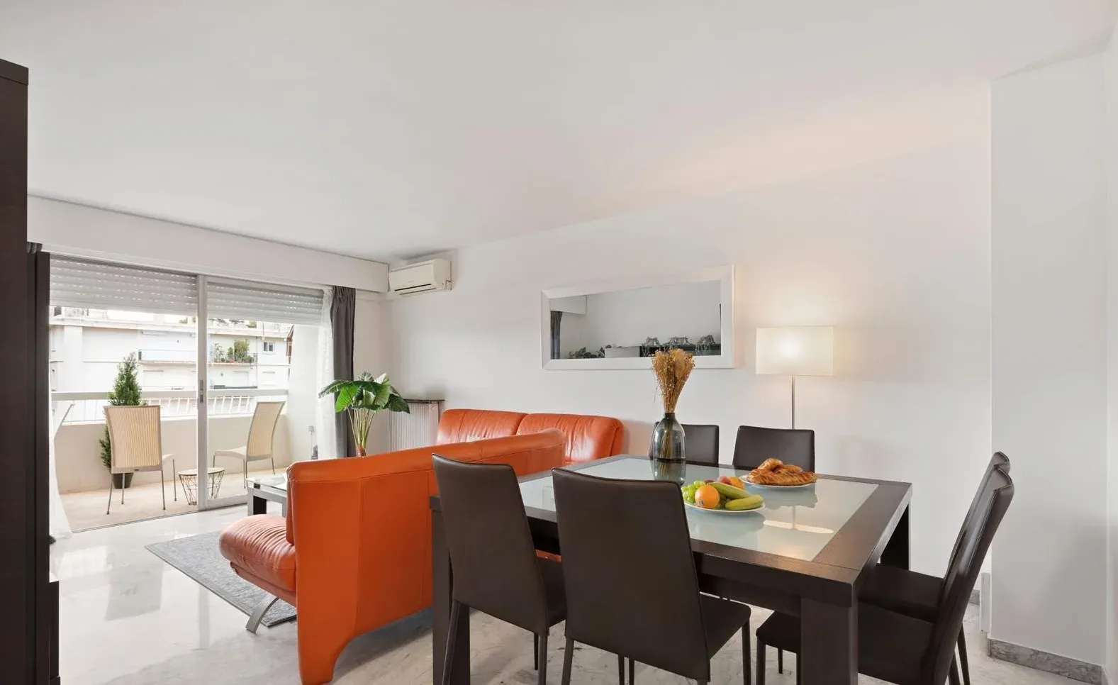 2-Bedroom Apartment in the Heart of Cannes with Lift Access