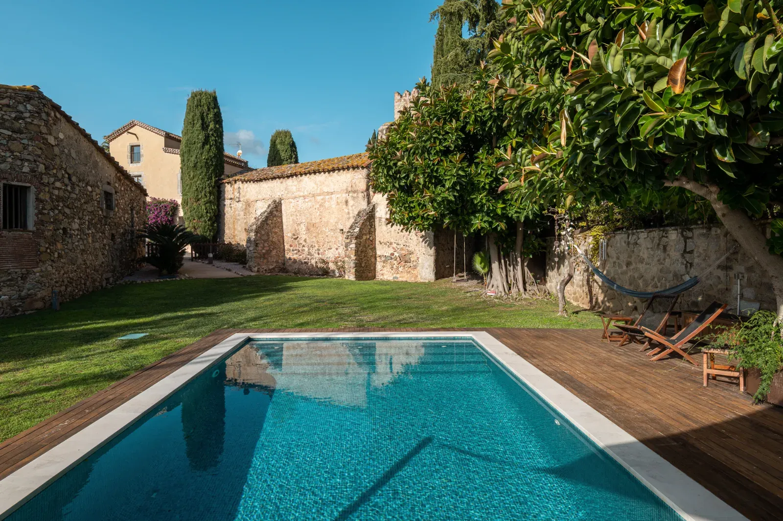 15th-Century Country House for Events: Historic Elegance Near the Beach