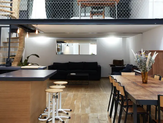 Loft Moderne pour Tournages et Séances Photo à Marseille