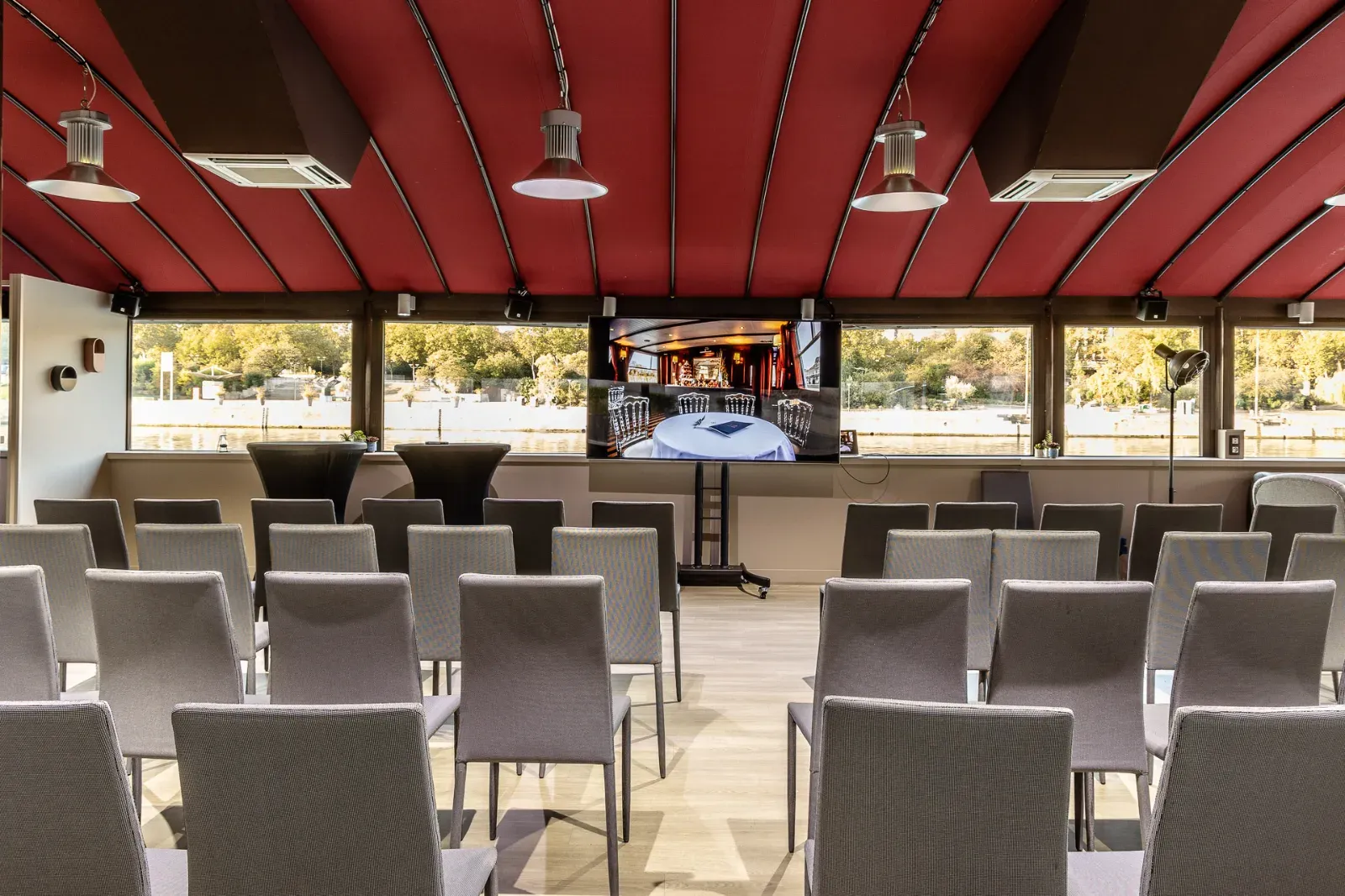 Unique Seine-Side Venue in Paris for Events & Meetings