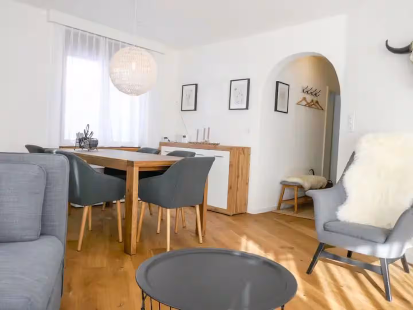 Modern Alpine Apartment with Mountain Views in Davos Platz