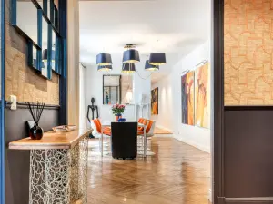 Loft Élégant de 270m² avec Verrière dans le 8ème à Paris