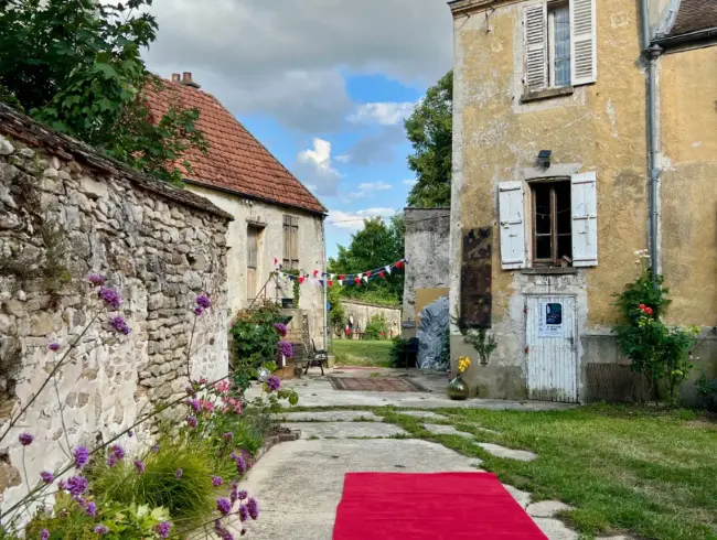 Artistic Garden Venue in French Vexin for Events & Photoshoots