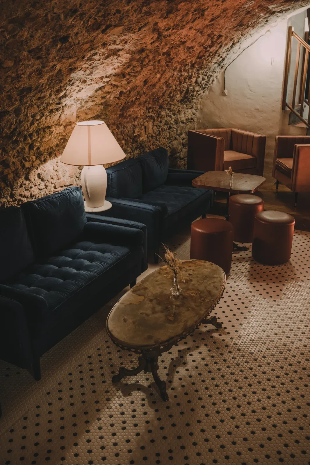 Bar à Cocktails Unique au Cœur du Vieux-Nice | Lieu sur Deux Niveaux avec Cave Voutée