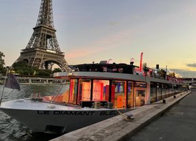 Rental of a barge on the Seine