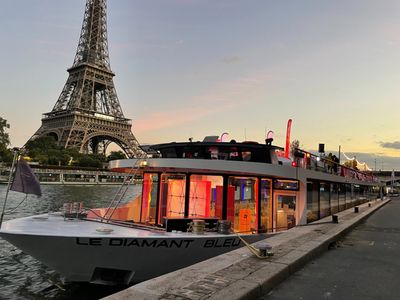 Rental of a barge on the Seine