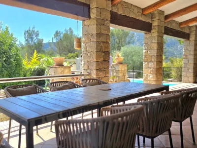 Terrasse Couverte & Jardin pour Événements à Contes, France