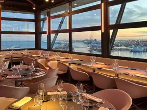 Espace Événementiel Polyvalent à Barcelone avec Vue sur la Mer