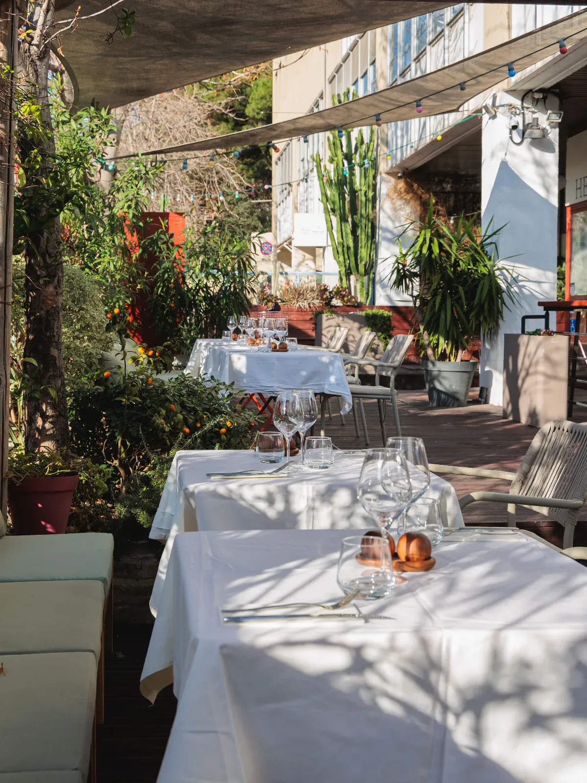 Terrasse en Plein Air à Marseille : Événements Élégants au Charme Méditerranéen