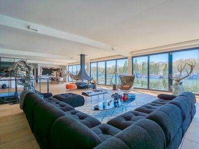 Private Seine Loft: Modern Venue for Events in Paris