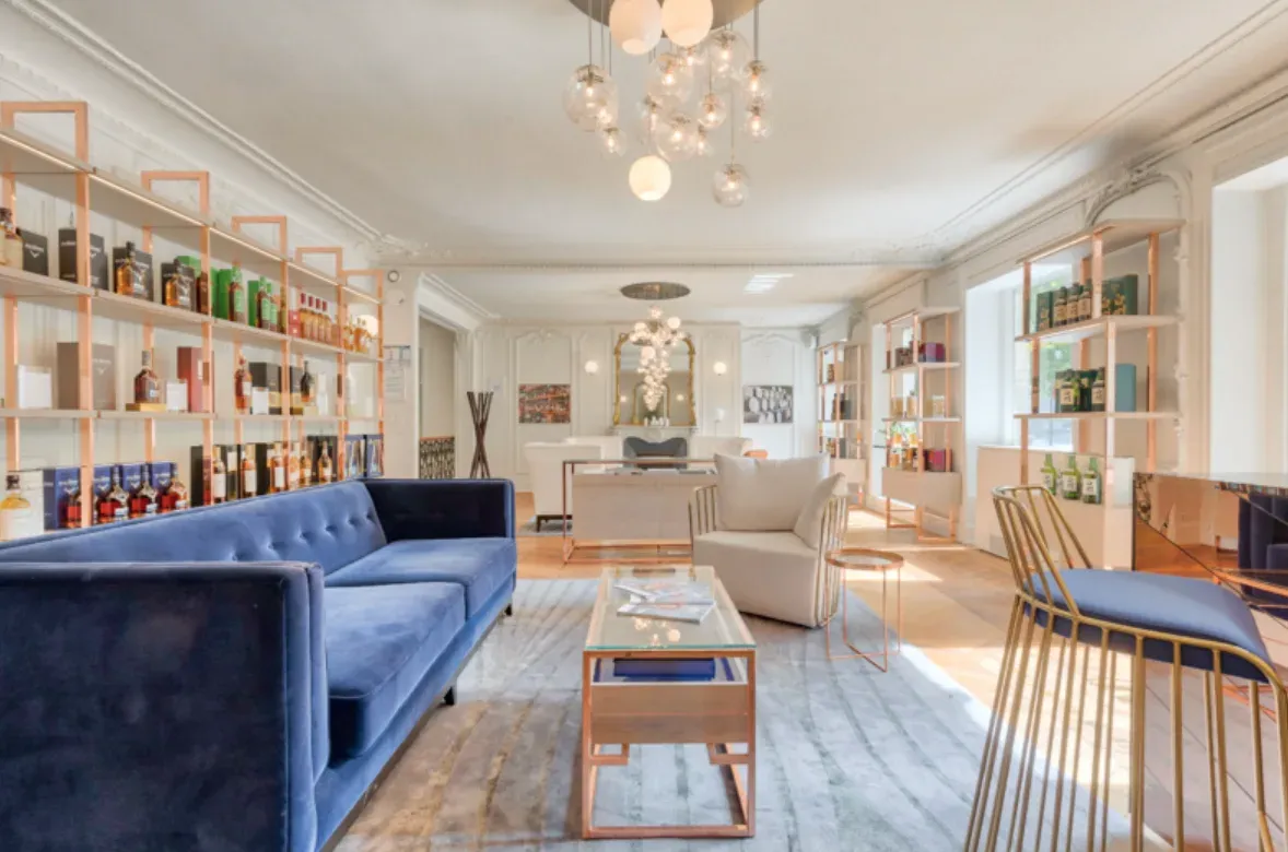 Elegant Parisian Venue for Professional Events & Immersive Experiences