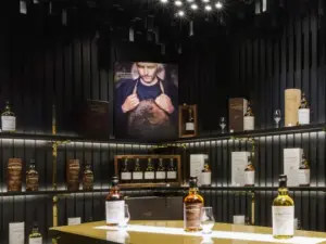 Elegant Parisian Venue for Professional Events & Immersive Experiences