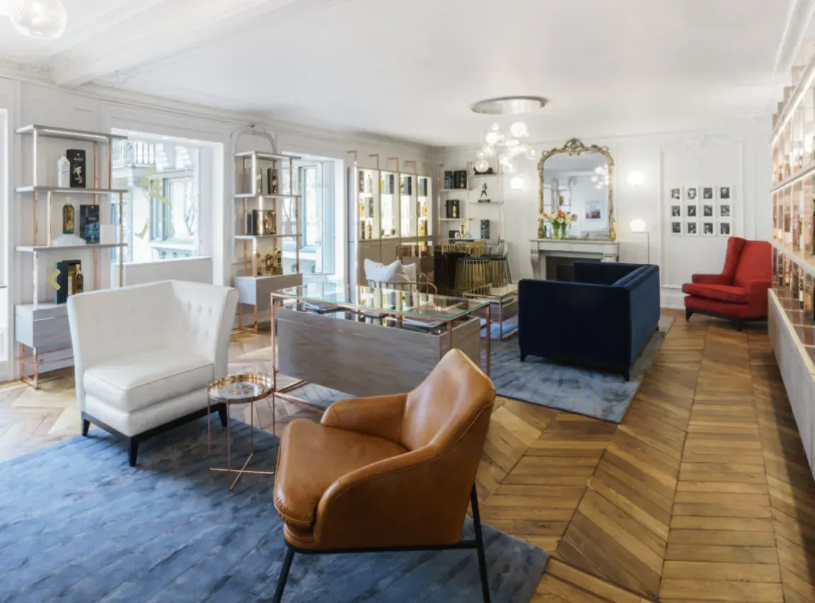 Elegant Parisian Venue for Professional Events & Immersive Experiences