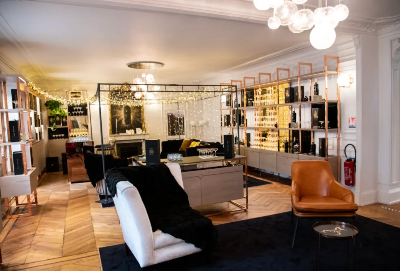 Elegant Parisian Venue for Professional Events & Immersive Experiences
