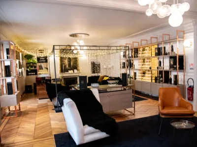 Elegant Parisian Venue for Professional Events & Immersive Experiences