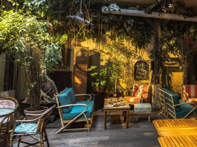 The Aquarium Room: A Versatile Event Space with Natural Light in Paris