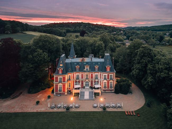 Elegant Château Near Paris for Corporate Events & Seminars