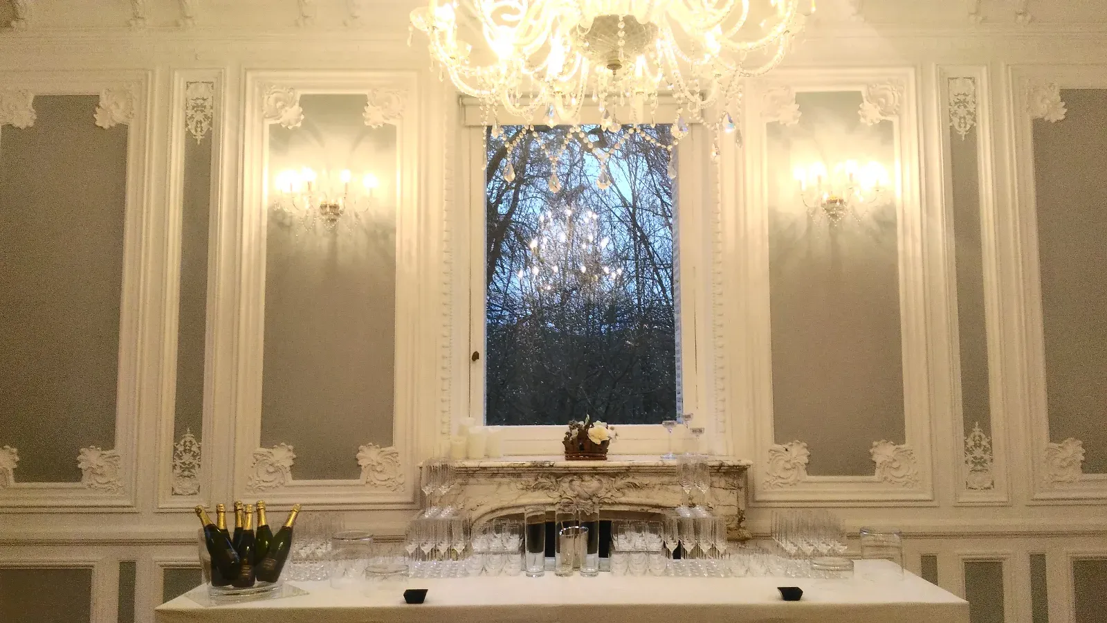 Elegant Light-Filled Venue Near Paris for Events