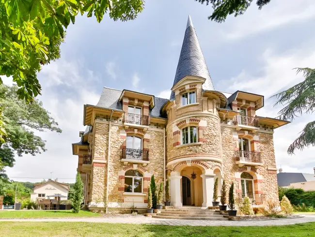Luxury Château Near Paris for Events & Stays
