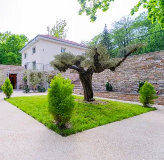 Elegant Venue for Events & Seminars Near Paris