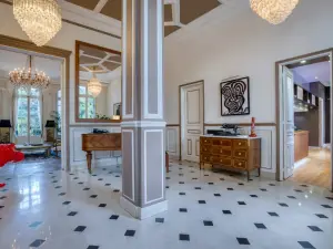 Charmante Villa Second Empire avec parc paysager à Croissy-sur-Seine