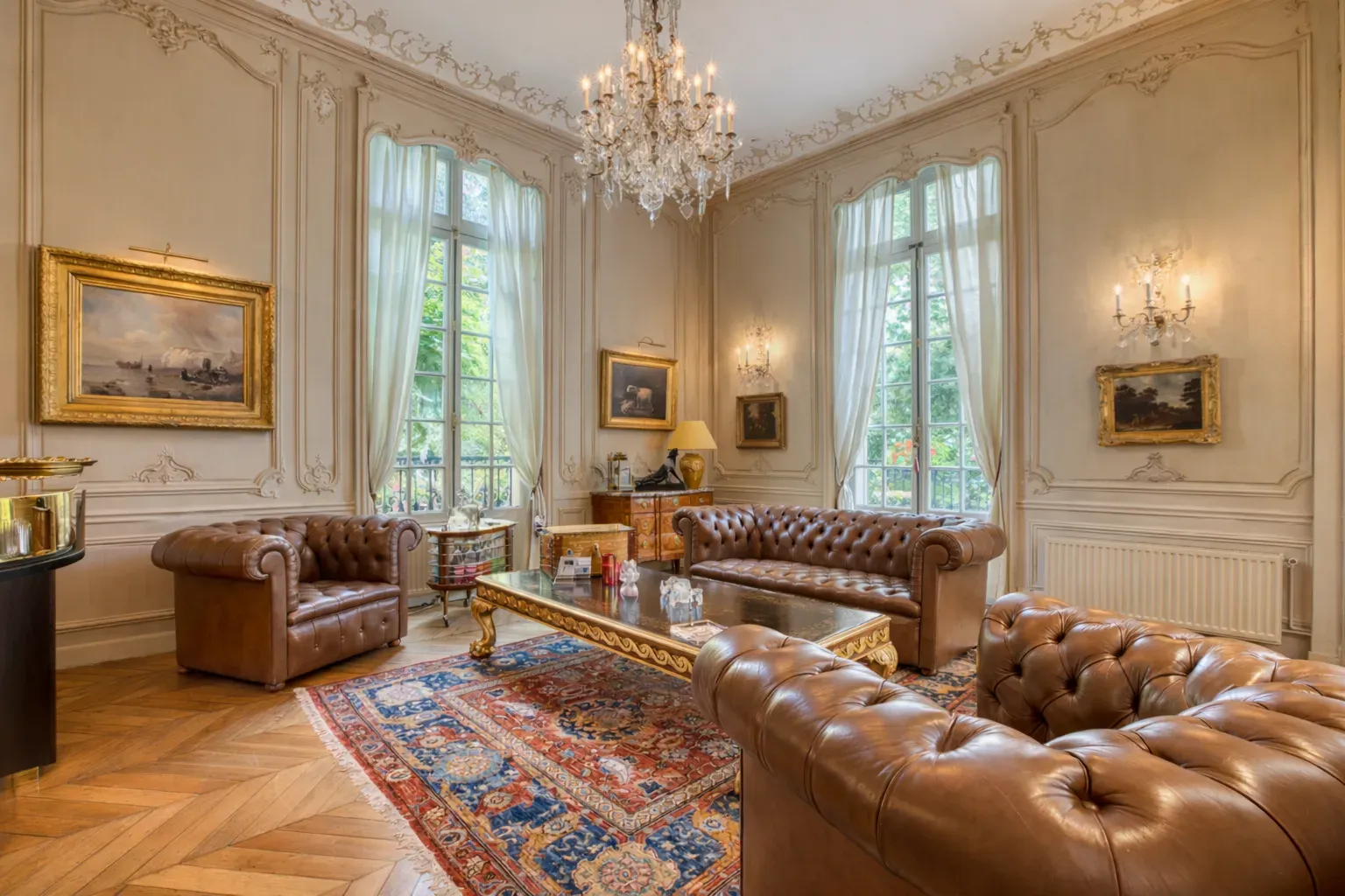 Charmante Villa Second Empire avec parc paysager à Croissy-sur-Seine