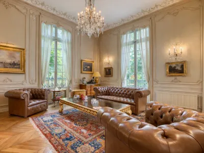 Charmante Villa Second Empire avec parc paysager à Croissy-sur-Seine