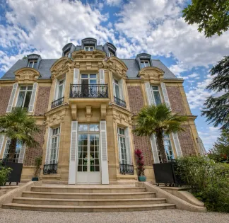 Charming Second-Empire Villa with Landscaped Park in Croissy-sur-Seine