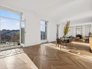 Hôtel Particulier Exceptionnel Vue Seine sur l'Île Saint-Louis pour Événements d'Entreprise