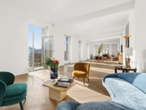Hôtel Particulier Exceptionnel Vue Seine sur l'Île Saint-Louis pour Événements d'Entreprise