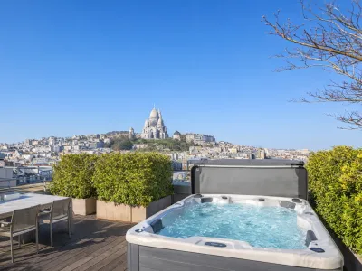 Exclusive Montmartre Triplex with Rooftop & Jacuzzi