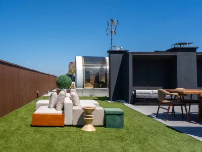 Toit-terrasse exclusif avec vue panoramique à 360° sur Paris