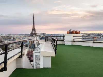 Penthouse exclusif avec vue sur la Tour Eiffel, Avenue George V