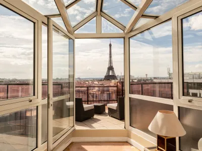 Penthouse exclusif avec vue sur la Tour Eiffel, Avenue George V