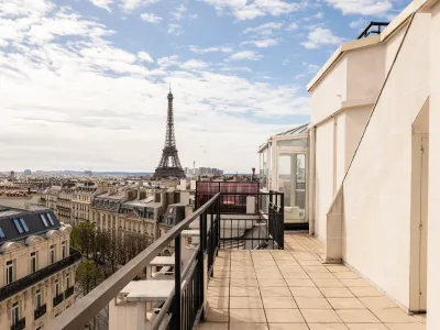 Penthouse exclusif avec vue sur la Tour Eiffel, Avenue George V