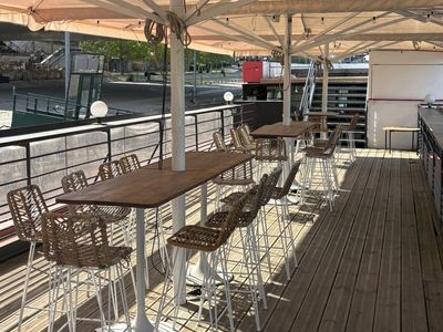 Terrasse sur les toits avec vue sur la Seine à Paris