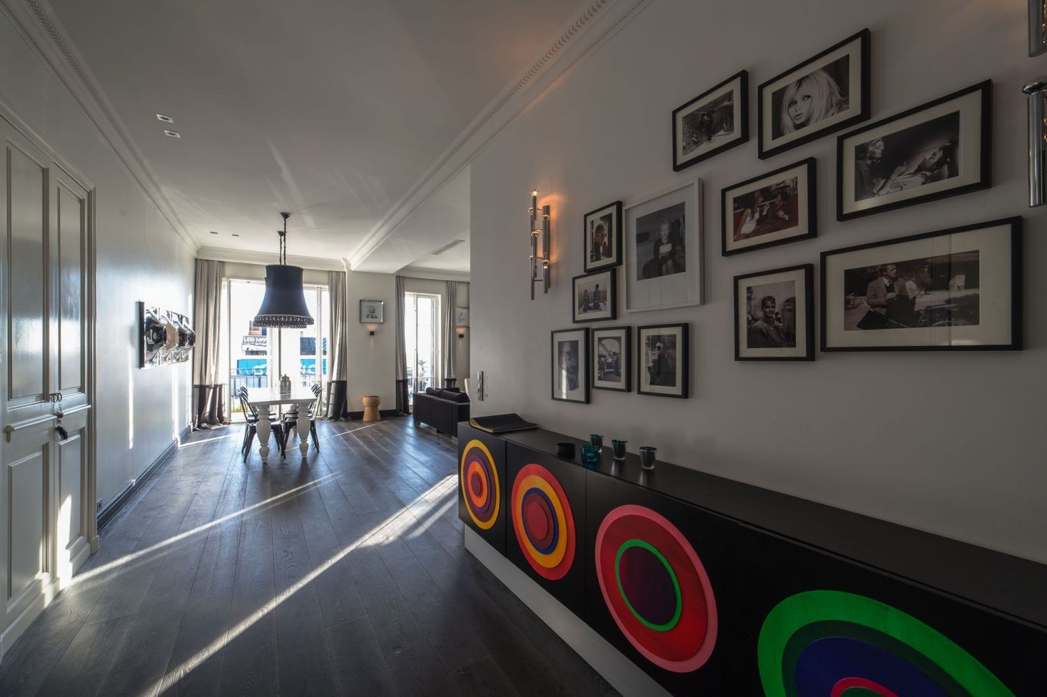 Artists Apartment with views of the Port and the Palais