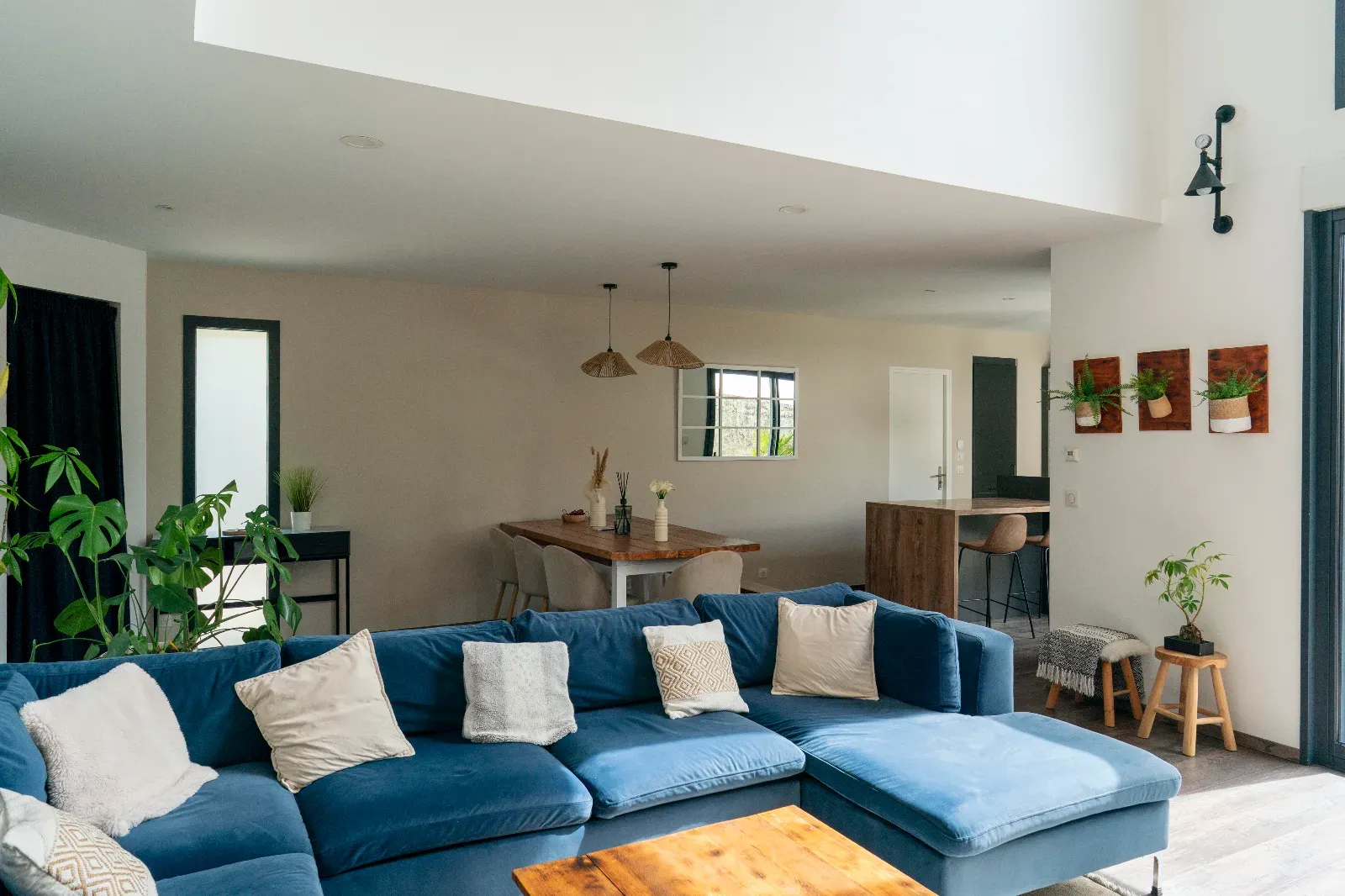 Bright House in Fontainebleau Forest for Events