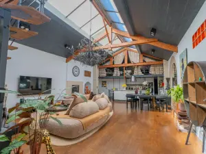 Suresnes Loft – Aesthetic Sanctuary for High-End Events
