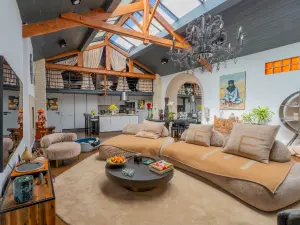 Suresnes Loft – Aesthetic Sanctuary for High-End Events